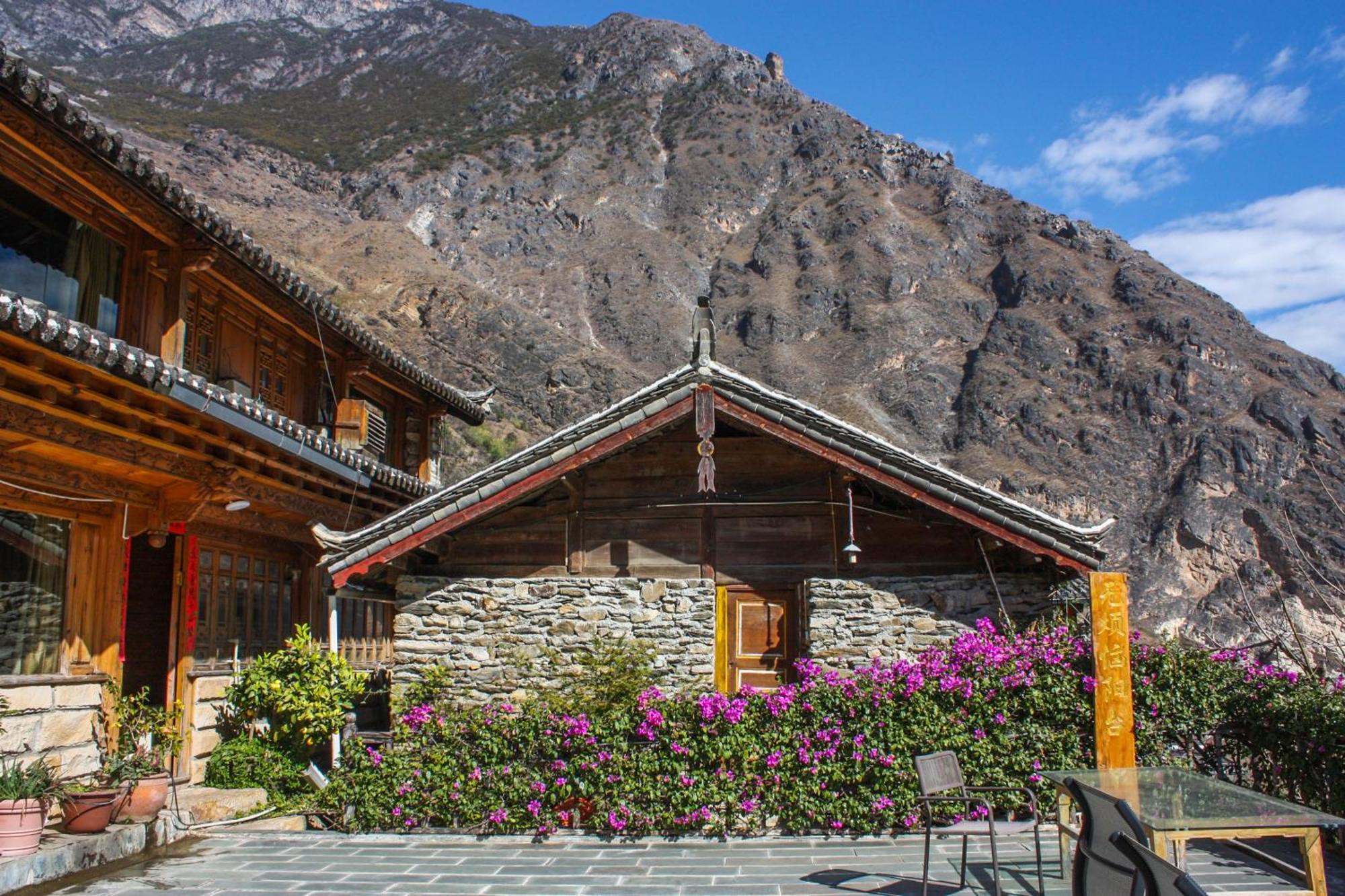 Tiger Leaping Gorge Sean'S Spring Guesthouse Shangri-La Eksteriør billede