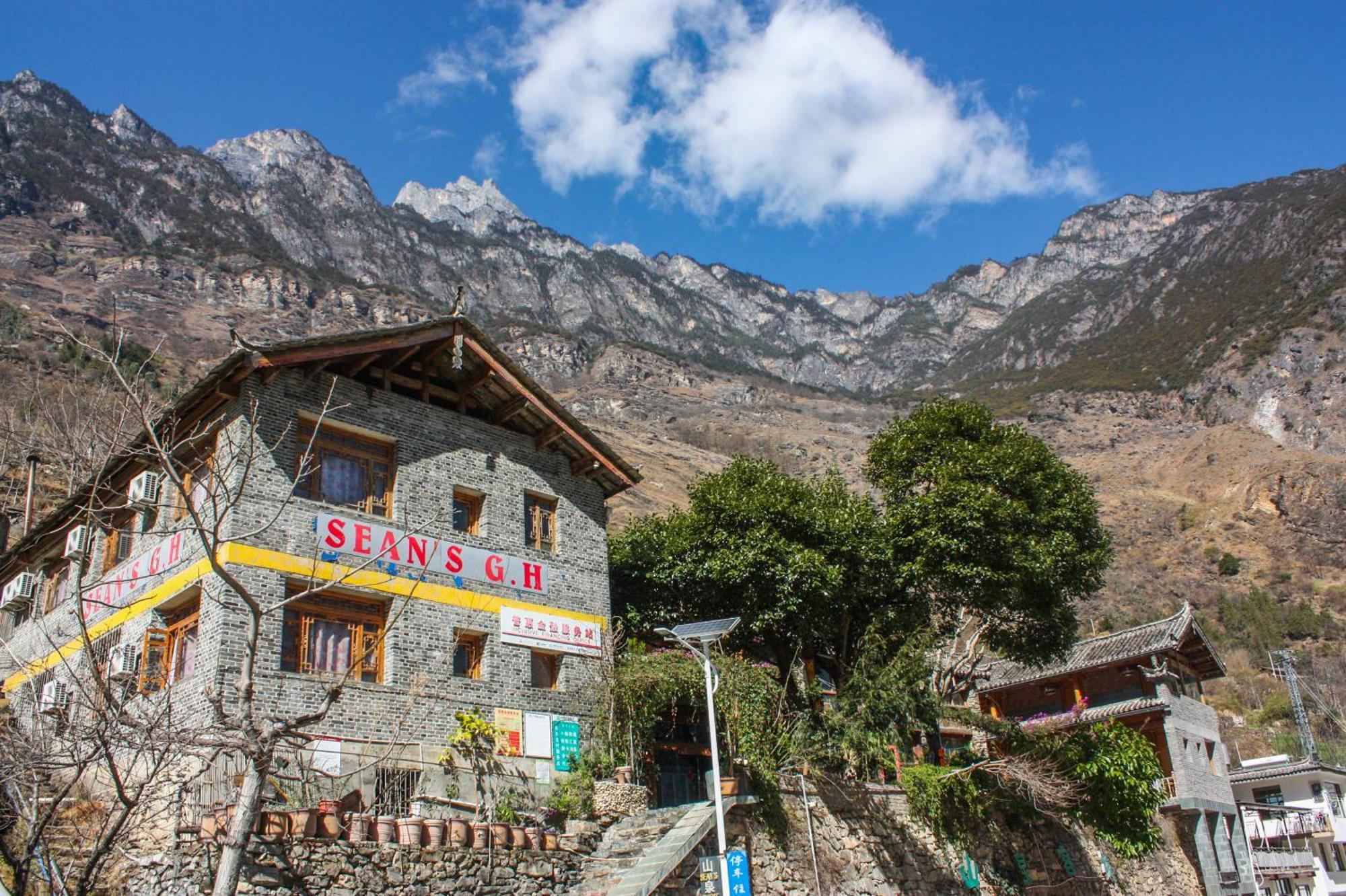 Tiger Leaping Gorge Sean'S Spring Guesthouse Shangri-La Eksteriør billede